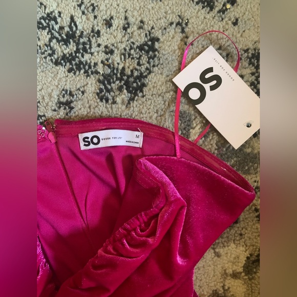 SO Vibrant Pink Velvet Dress - Picture 2 of 3